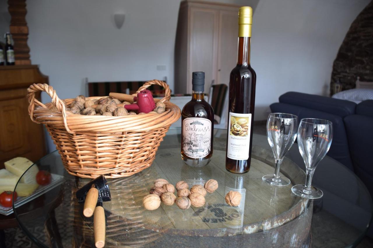 The Wine Cellar In The Old Gemeinde House Brauneberg Exteriér fotografie