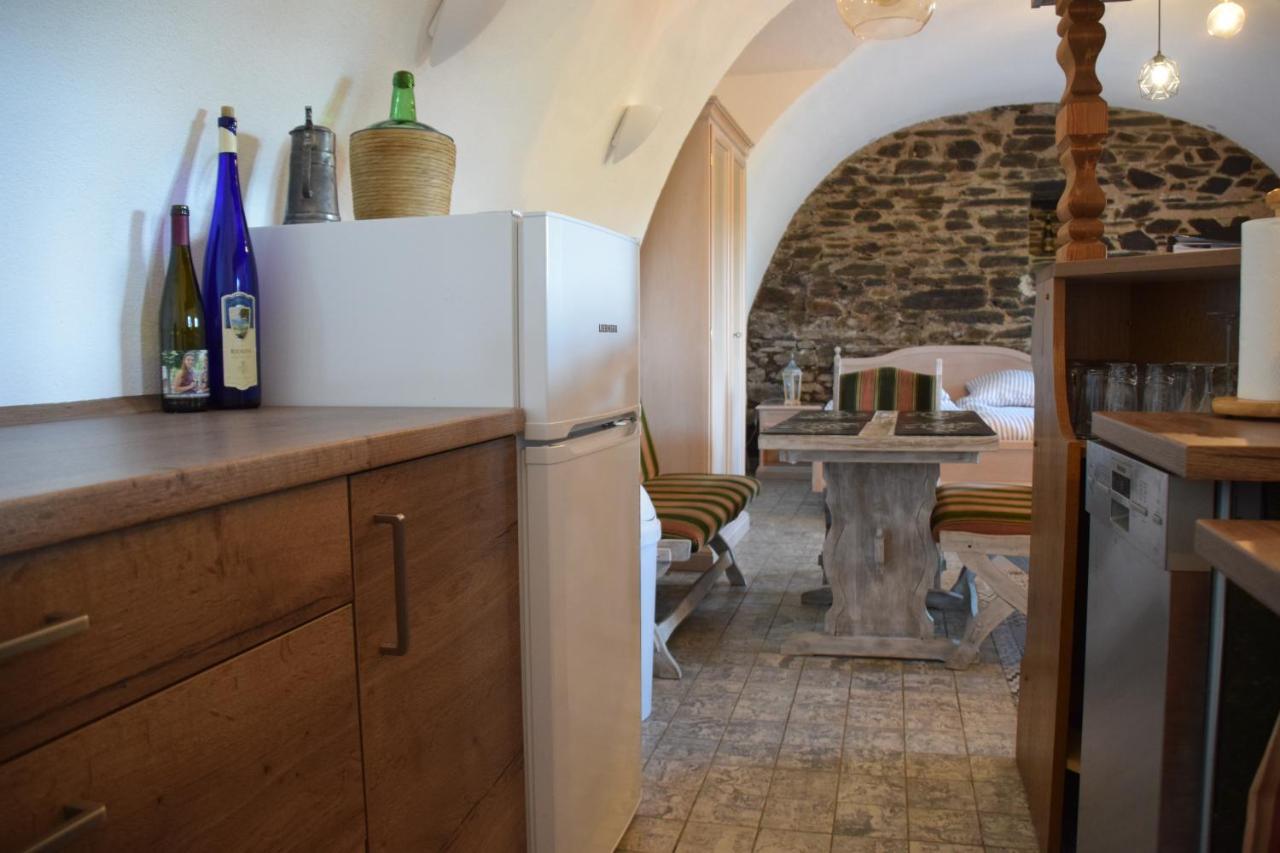 The Wine Cellar In The Old Gemeinde House Brauneberg Exteriér fotografie
